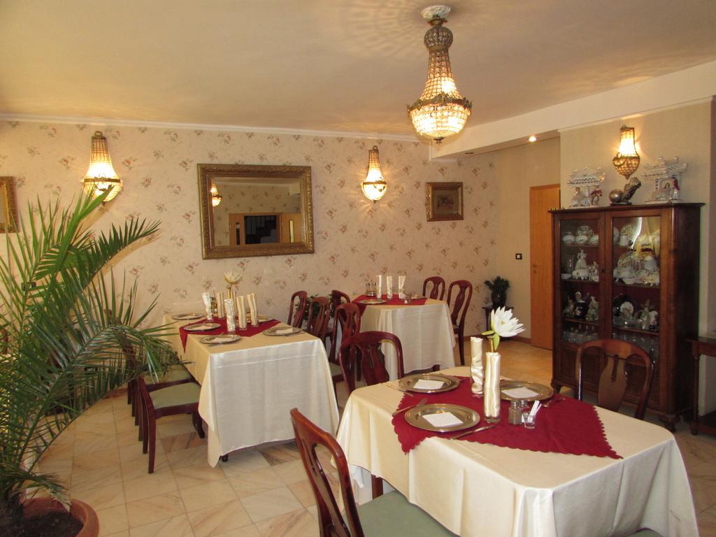 Pension Dinu Residence Тимишоара Екстериор снимка