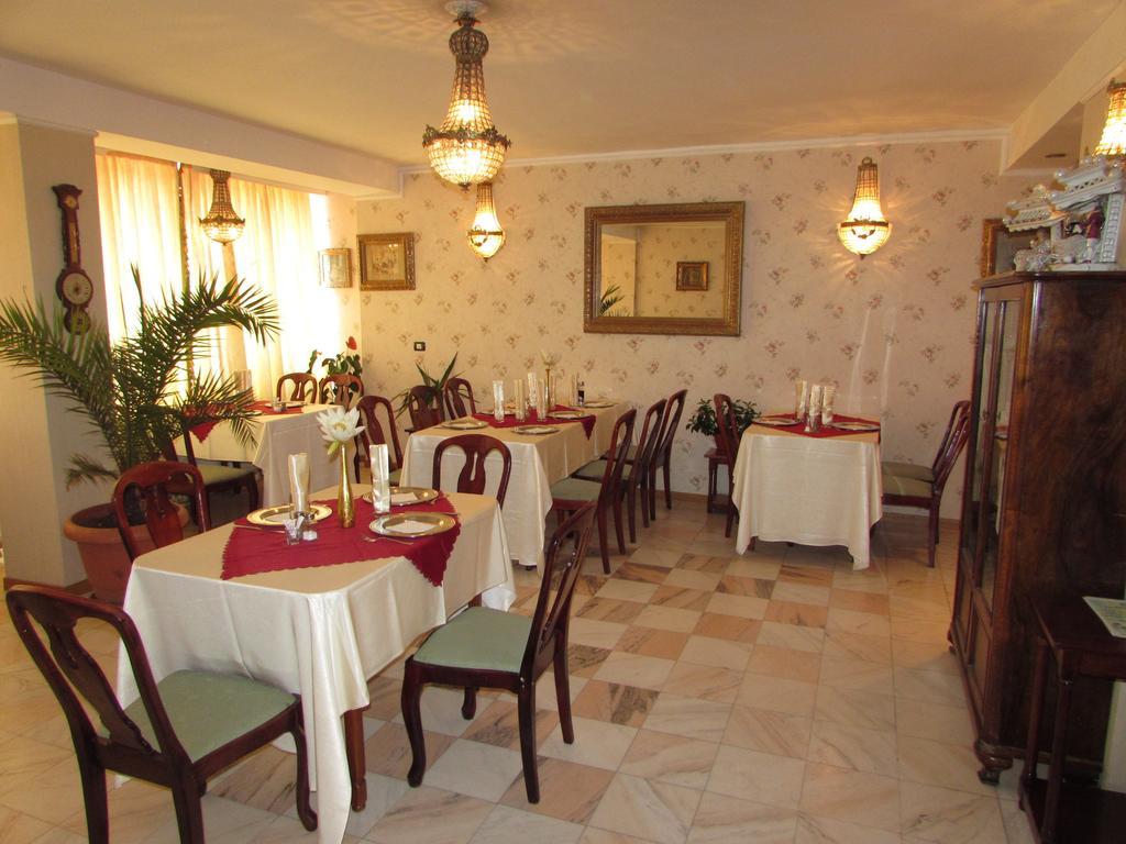 Pension Dinu Residence Тимишоара Екстериор снимка